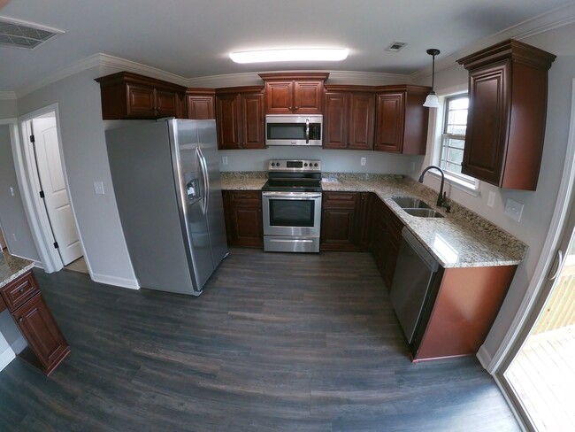 Building Photo - FOR LEASE - 3 Bed, 2.5 Baths, 1300sqft (Ha...