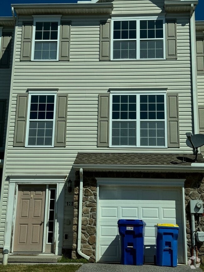 Building Photo - 1237 Ledge Dr