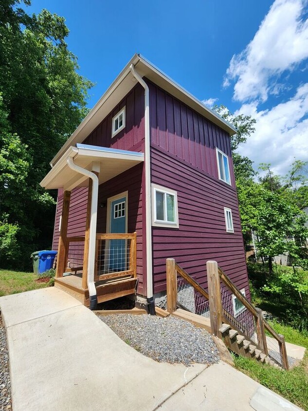 210 Fairfax Ave, Asheville, NC 28806 House Rental in Asheville, NC