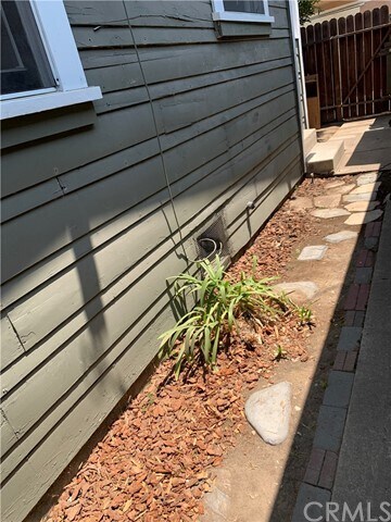 Building Photo - 776 Stanley Ave