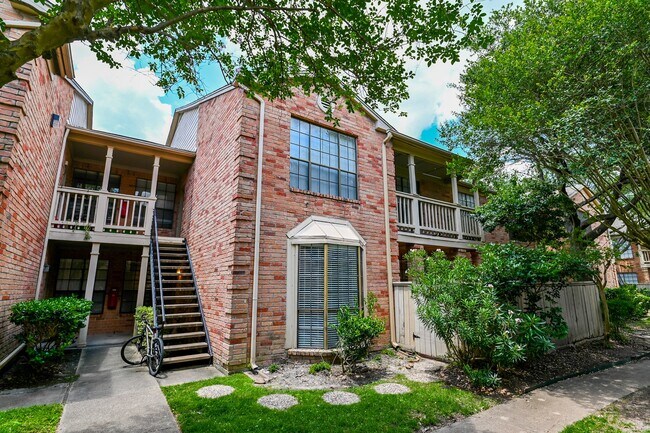 Foto del edificio - 2255 Braeswood Park Dr