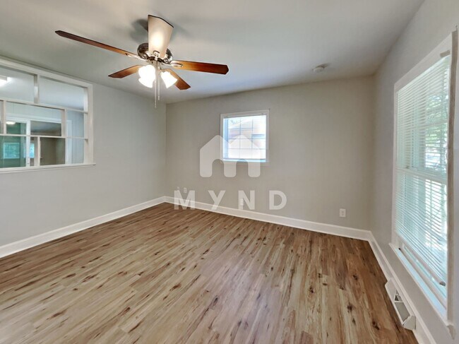 Foto del edificio - 4714 Ridgeley Dr