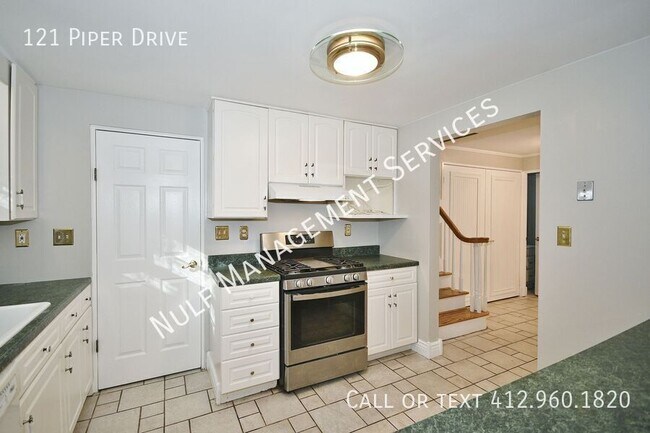 Foto del edificio - 4 Bed, 2.5 Bath House in Mt. Lebanon