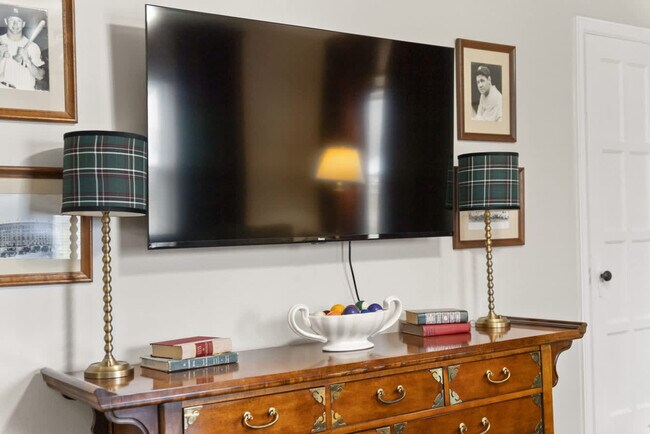 Foto del edificio - 1710 Hess Blvd