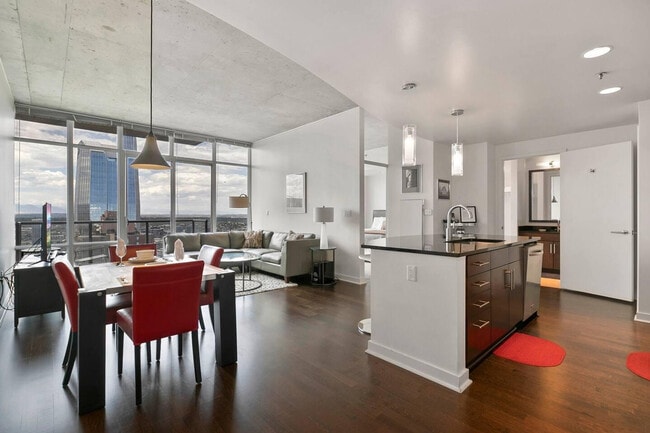 Building Photo - 1325 Stout St