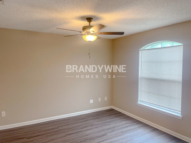 Foto del edificio - 4358 Woodley Creek Rd