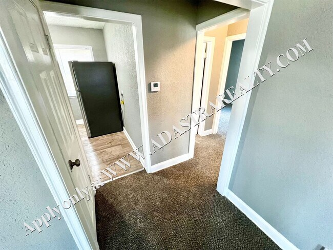 Foto del edificio - Beautifully Remodeled Duplex in KCMO-Avail...