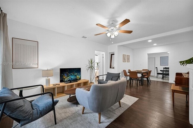 Building Photo - 370 NE 87th St