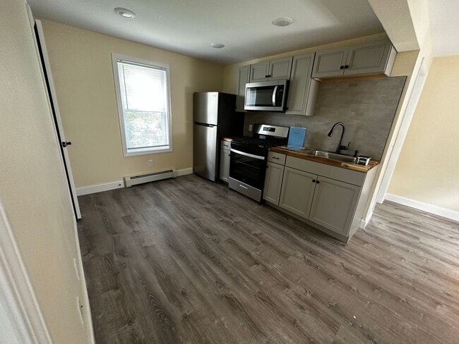 Photo - 10 Rose St Apartment