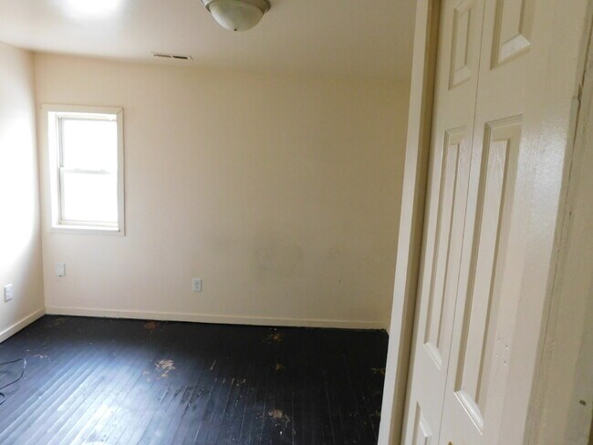 Foto del edificio - 2nd Floor Apartment Unit