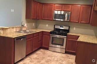 Building Photo - 127 Ashley Dr
