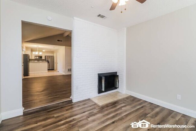 Foto del edificio - Newly renovated spacious 3 bed/2 bath, wit...