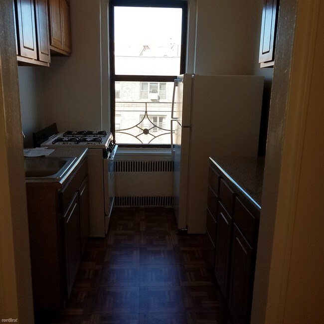 Building Photo - 6770 Yellowstone Blvd