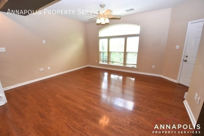 Building Photo - 1202 Chadwell Ct