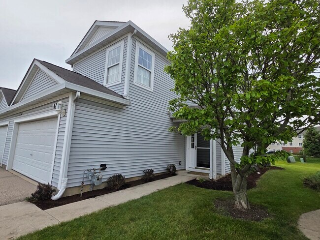 Foto del edificio - 675 Fieldcrest Dr