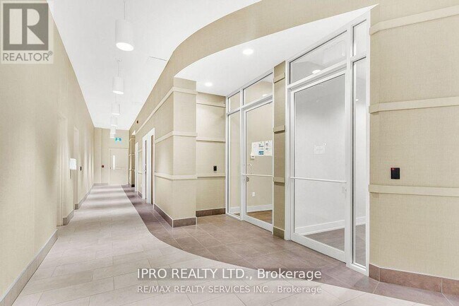 Building Photo - 216-216 Oak Park Blvd