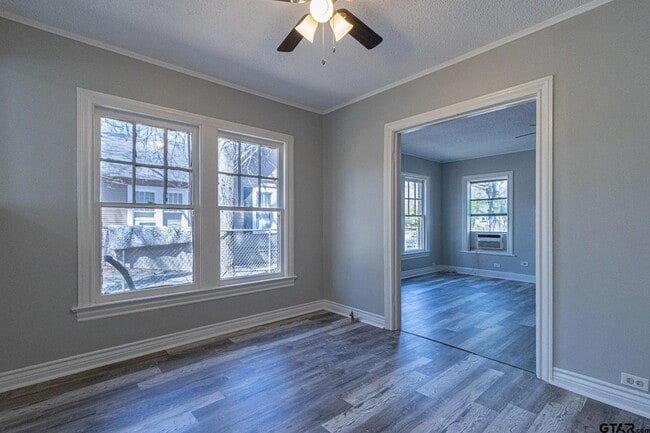 Building Photo - Charming 2 Bed, 1 Bath Home Near Downtown Tyler!