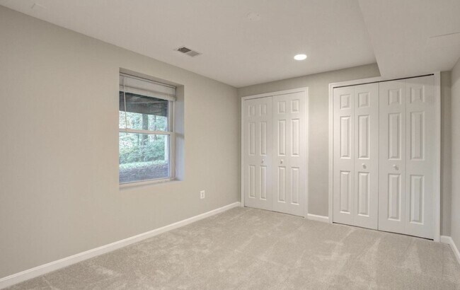 Foto del edificio - 9374 Tartan View Dr