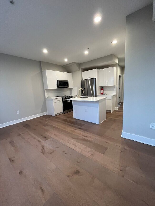 Building Photo - Newly Constructed 2 BR/2 BA Apartment in I...