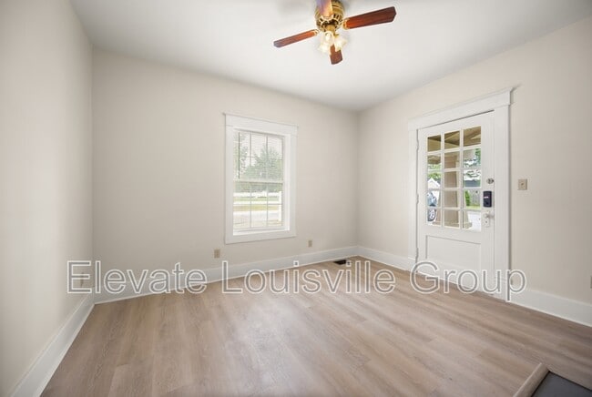 Photo - 609 Country Club Rd House