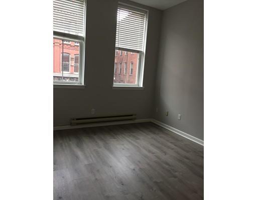 Primary Photo - 19 Washington St