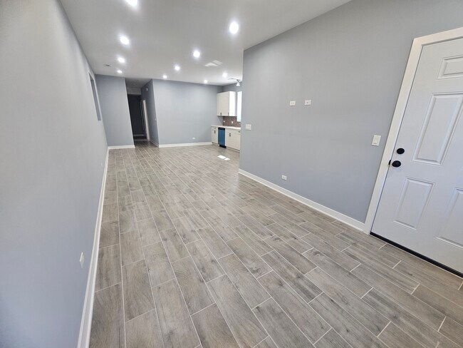 Foto del edificio - 5847 W Corcoran Pl