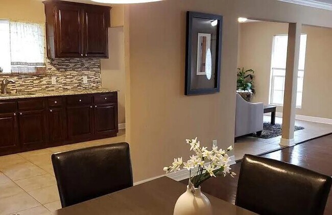Foto del edificio - 1001 Taulbee Ln