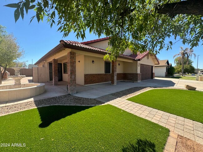 Foto del edificio - 491 E San Pedro Ave