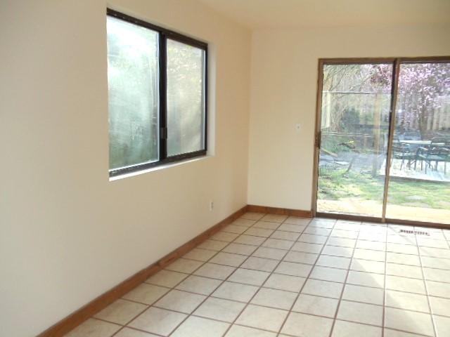 Foto del edificio - 4 bedroom in Seattle WA 98125