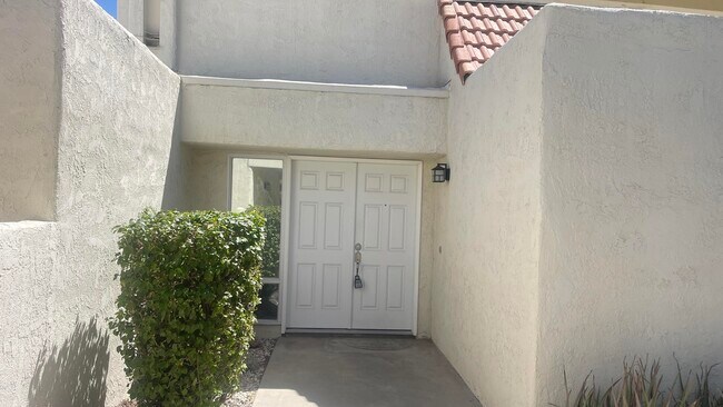 Foto del edificio - 1662 Fairway Cir