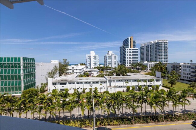 Foto del edificio - 6580 Indian Creek Dr