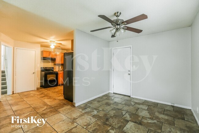 Foto del edificio - 8313 E 85th Terrace