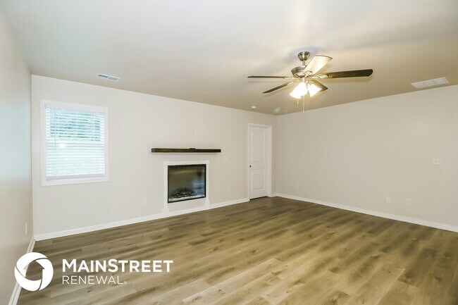 Building Photo - 430 Birch Ln SE