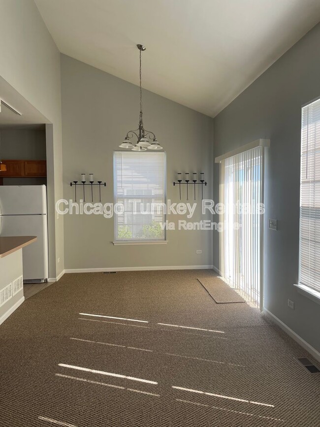 Building Photo - 527 Frieh Dr