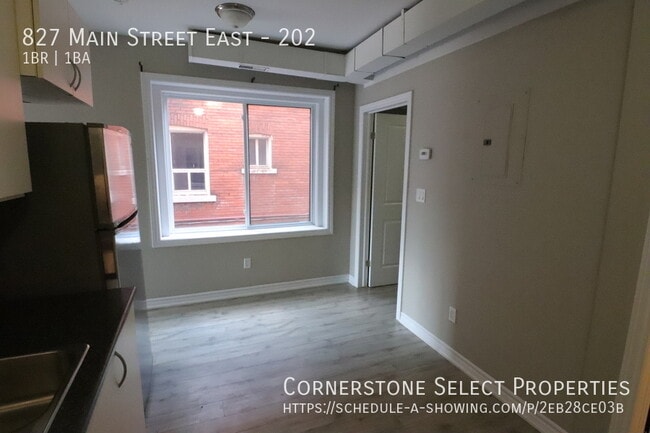 Building Photo - ***Private Balcony and HUGE windows at thi...