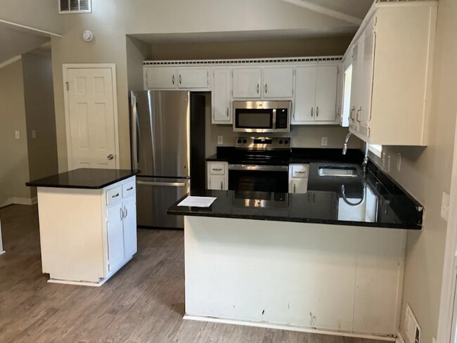 Building Photo - 2742 Mountbery Dr
