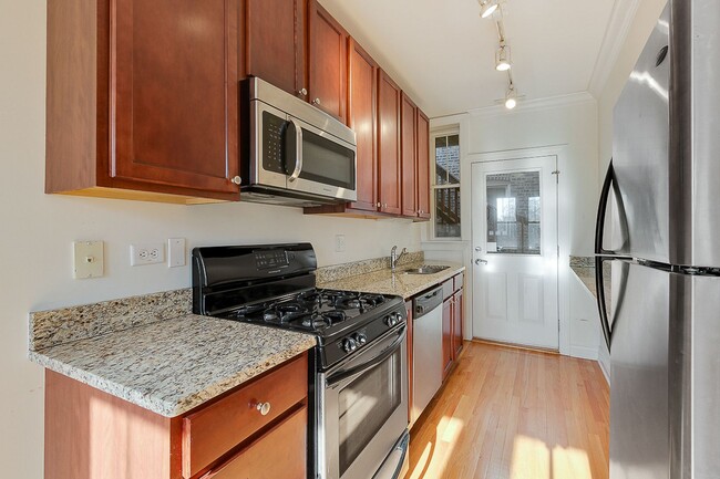 Foto del edificio - 4868 N Hermitage Ave