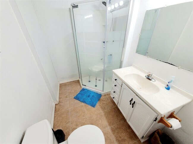 Bathroom - 1645 Franz Ave