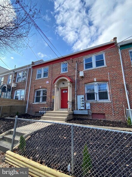 Foto del edificio - 1613 18th St SE