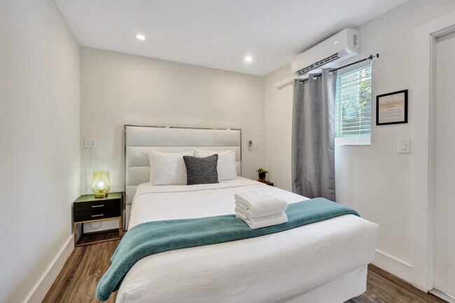 Building Photo - 3020 Seville St