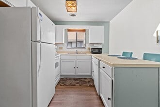 Building Photo - 3700 Golf Colony Ln