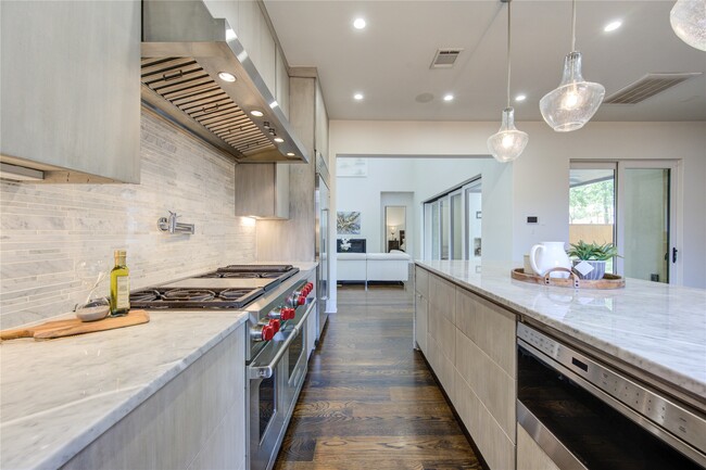 Foto del edificio - 5202 Chesapeake Way