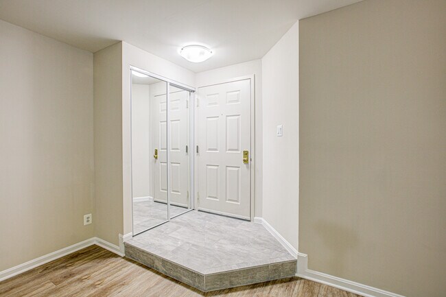 Foto del edificio - 5924 Cove Landing Rd