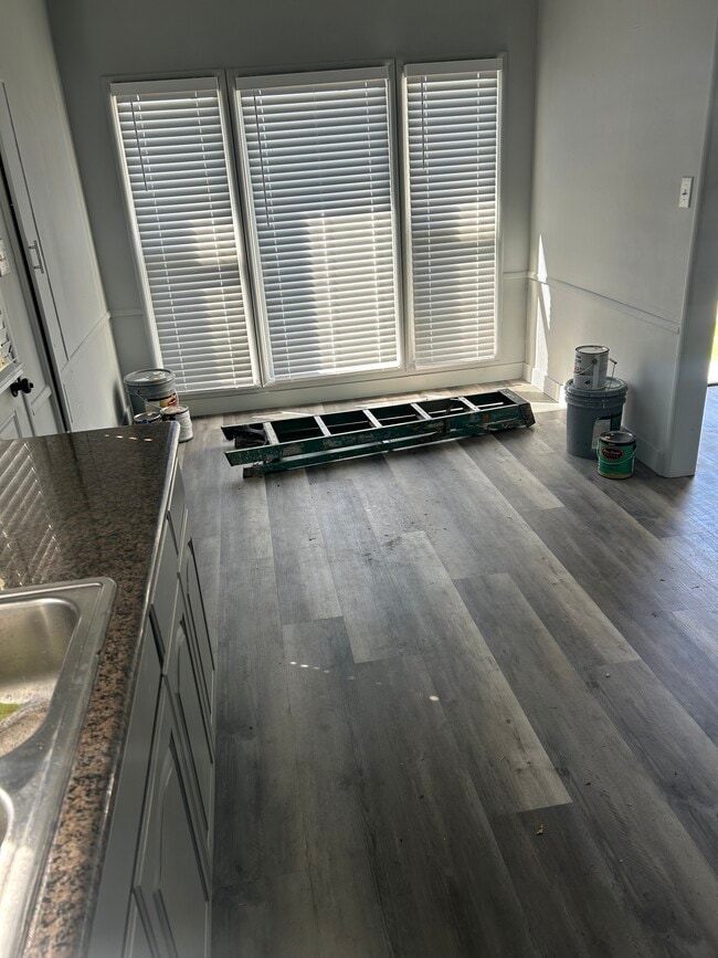 Building Photo - 3520 W Via Corona