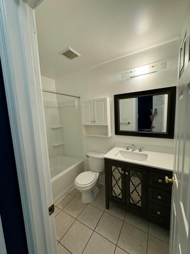 Building Photo - 507 Capitol Tr