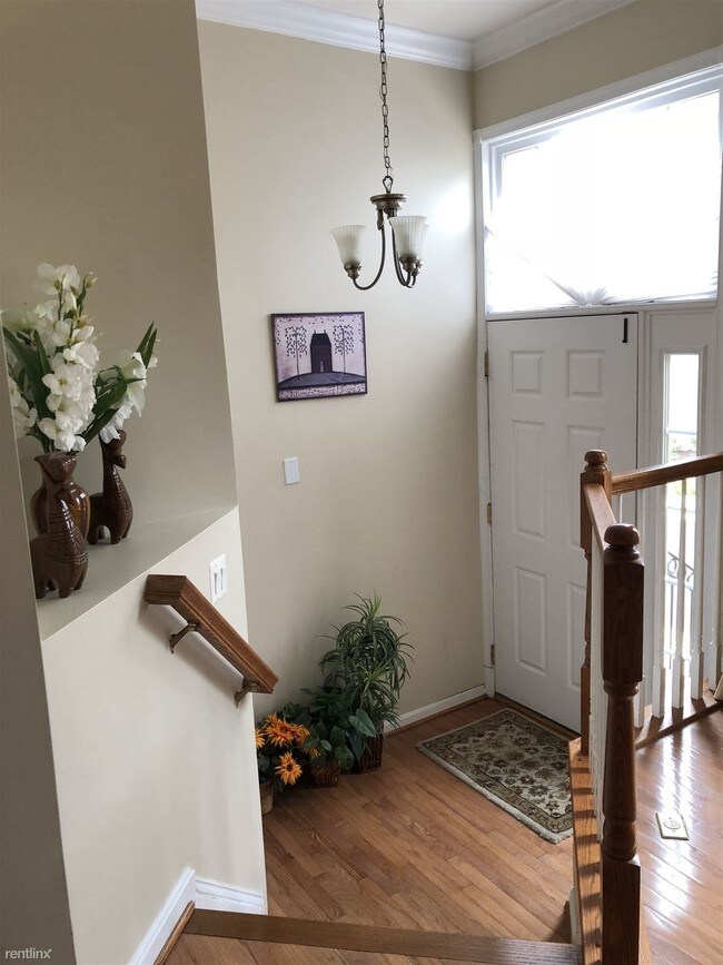 Building Photo - 3 br, 3.5 bath Townhome - 13176 Fox Hunt Ln