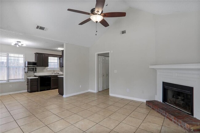 Building Photo - 3756 Old Oak Ct