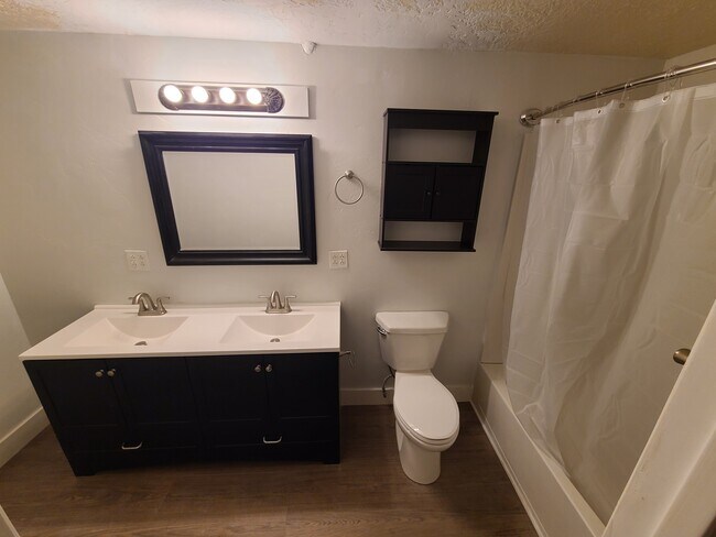 Baño - 6633 W Sierra Oaks Dr