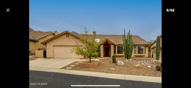 Building Photo - 1560 E Sonoran Desert Dr