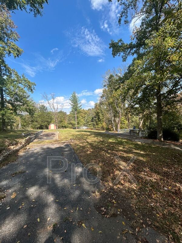 Foto del edificio - 4400 Hilltop Dr